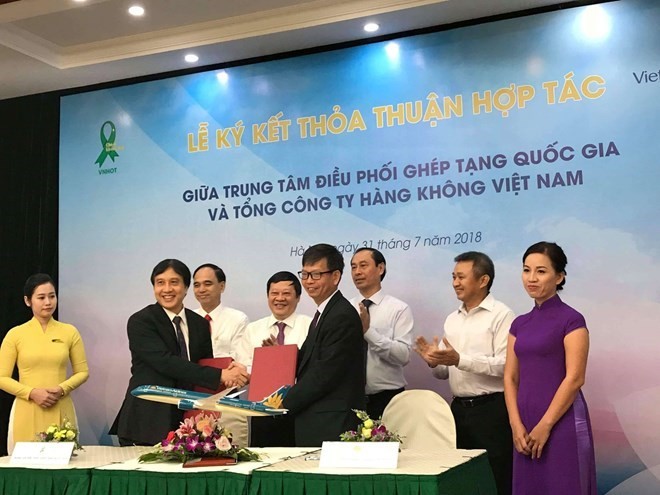 Vietnam Airlines supports tissue, organ transportation - ảnh 1