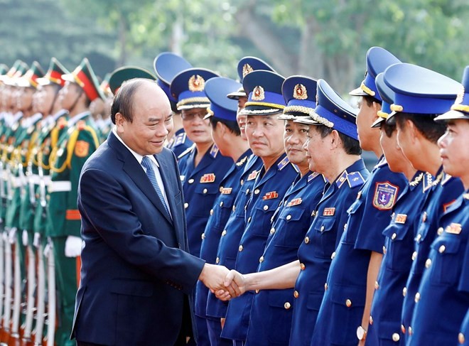  Coast guards bear heavy but glorious responsibility: PM - ảnh 1