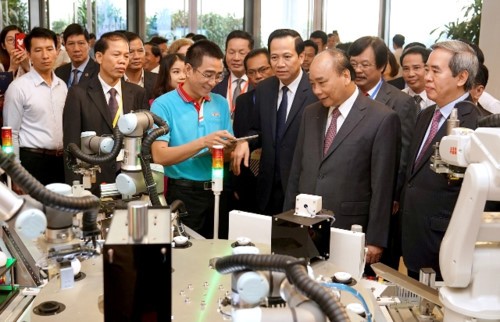 Vietnam seeks to improve human resources - ảnh 1