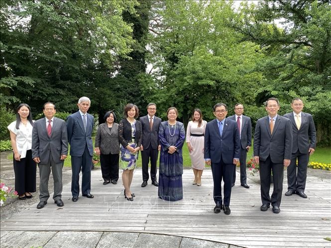 Vietnam receives rotating ASEAN Committee Chairmanship in Switzerland - ảnh 1