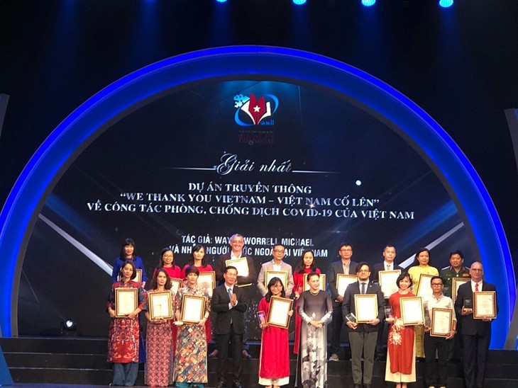 Winners of National External Information Service Awards honoured - ảnh 1