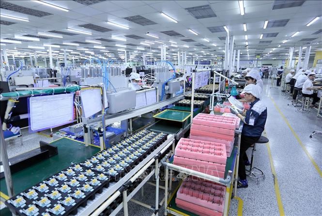 Vietnam attracts FDI of nearly 19 billion USD - ảnh 1