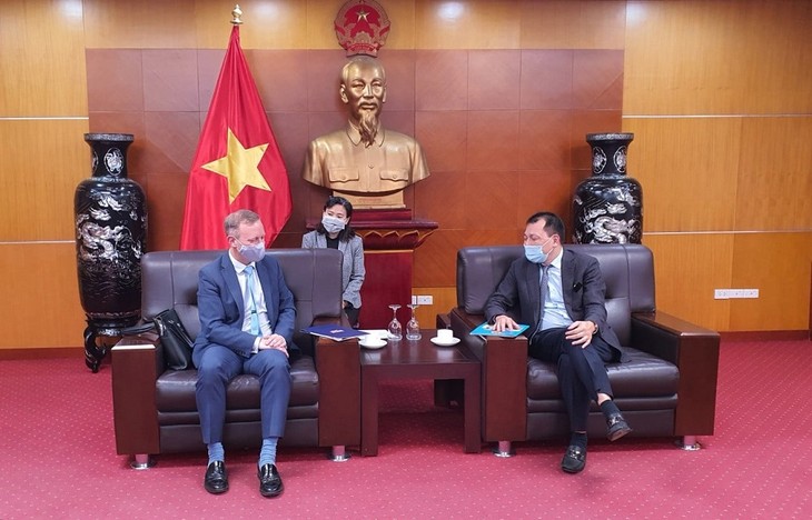 Vietnam, UK boost trade, energy cooperation - ảnh 1