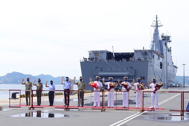 Three Australian warships visit Vietnam - ảnh 1