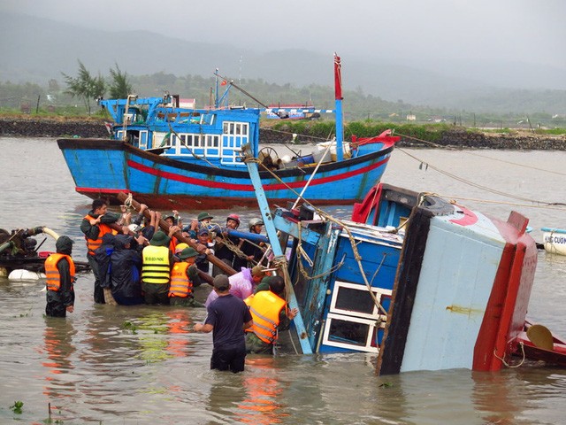 PM orders quick response to unusual downpours, floods in central region - ảnh 1