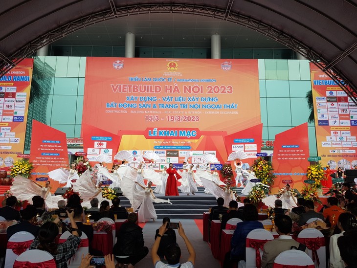 VIETBUILD Hanoi exhibition opens - ảnh 1