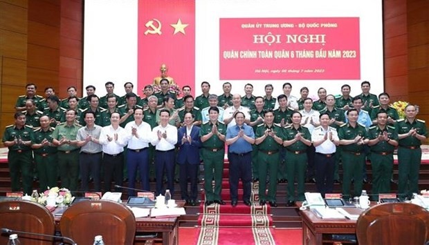 PM hails military’s performance in defense, economic development - ảnh 1