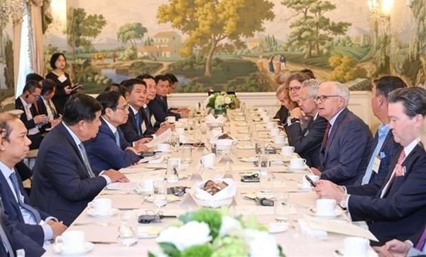 PM calls on US semiconductor firms to expand investment in Vietnam - ảnh 1