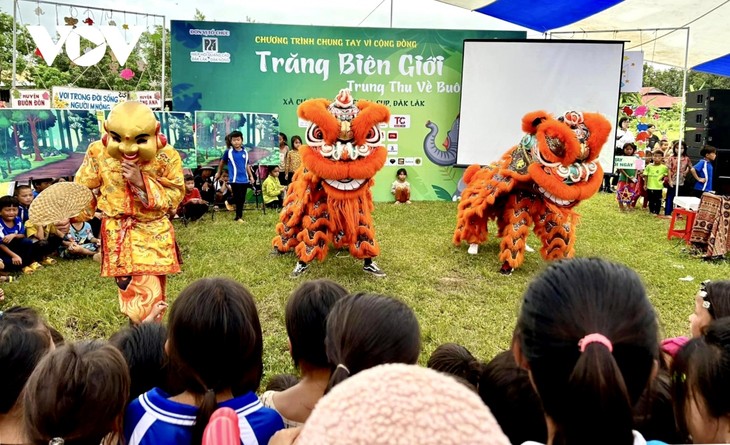 A happy Mid-Autumn Festival for children - ảnh 1