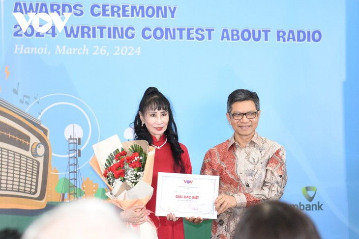 VOV presents writing contest awards for radio - ảnh 1