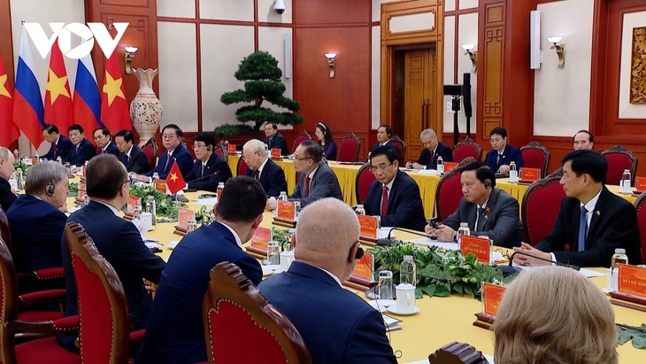 Party General Secretary Nguyen Phu Trong holds talks with Russian President Vladimir Putin - ảnh 1