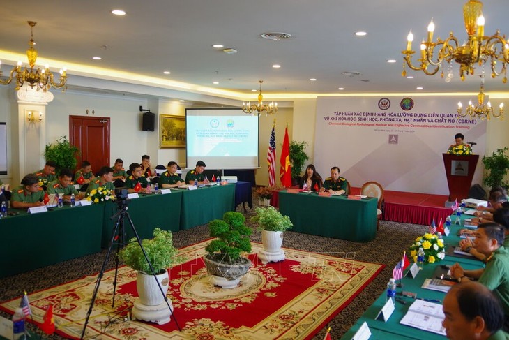 Anti-terrorism trends updated at HCM City training course - ảnh 1