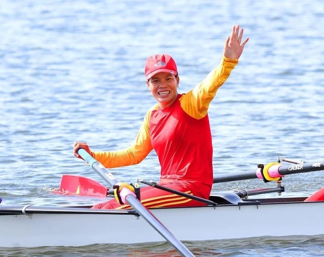 Paris Olympics 2024: Vietnamese rower Pham Thi Hue advances to quarterfinals - ảnh 1