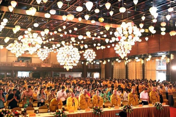 Vu Lan ceremony held at Tam Chuc pagoda drawing thousands of participants - ảnh 1