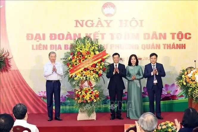 Party leader attends Great National Solidarity Festival in Hanoi - ảnh 1