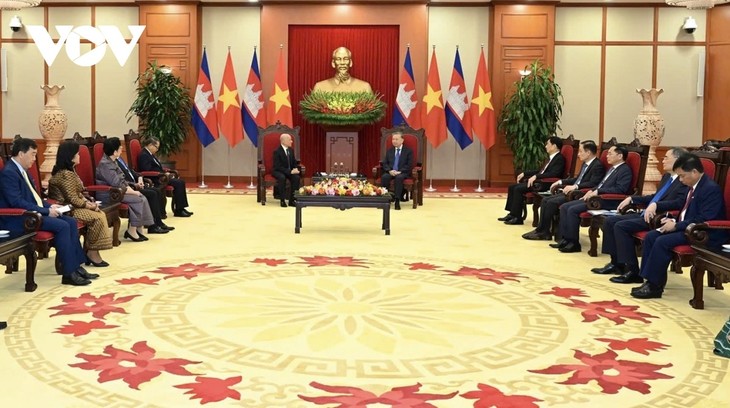 General Secretary To Lam meets Cambodian King Norodom Sihamoni - ảnh 2