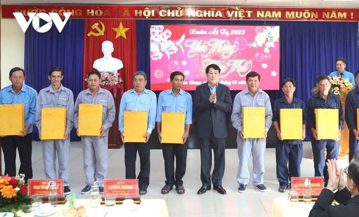 President Luong Cuong pays Tet visit to An Giang province - ảnh 1