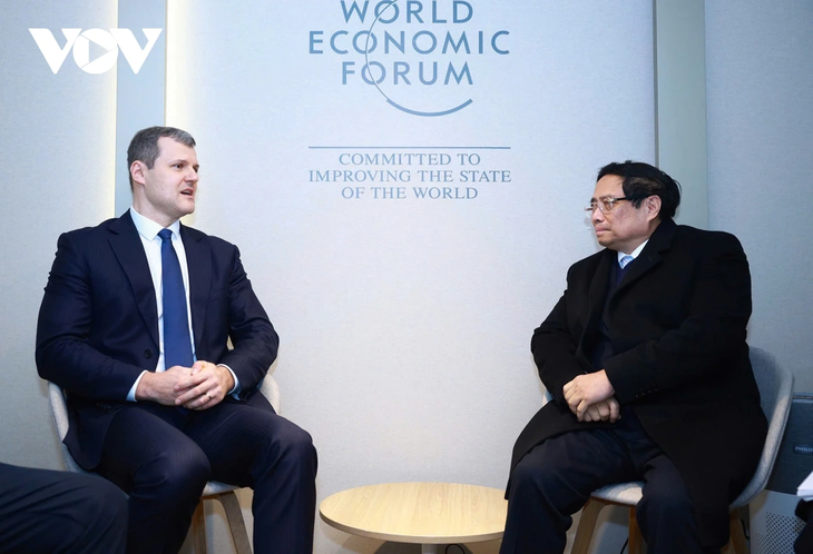 Prime Minister Pham Minh Chinh meets with foreign leaders on the sidelines of WEF - ảnh 1