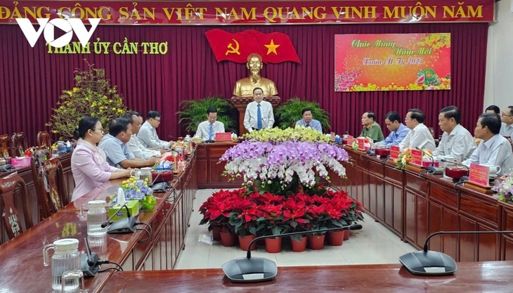 National Assembly Chairman holds a working session with Can Tho city Party Committee - ảnh 1