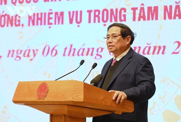 Digital transformation must align with administrative reforms, improving human resource quality: PM - ảnh 2