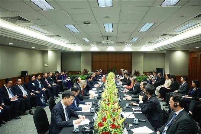 Vietnam, Singapore upgrade bilateral ties to Comprehensive Strategic Partnership - ảnh 1