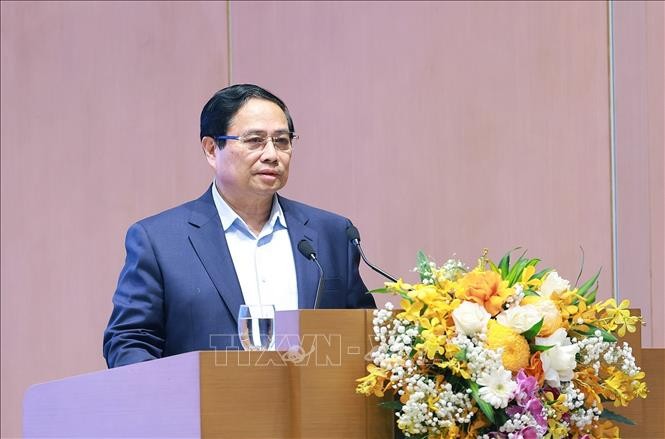 PM urges adoption of national program on strategic technology and industry development  - ảnh 1