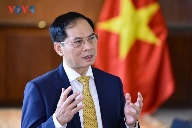 Vietnam, China strengthen traditional friendship, advance practical and strategic cooperation - ảnh 3