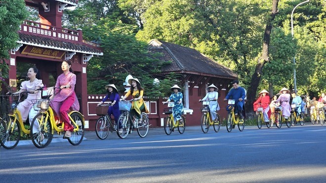 Hue launches Community Ao Dai Week  - ảnh 2