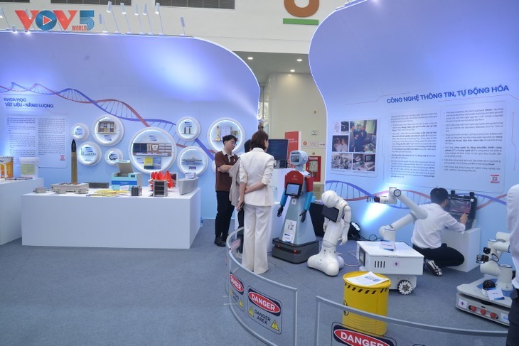Vietnamese brands promoted at National Achievement Exhibition - ảnh 1