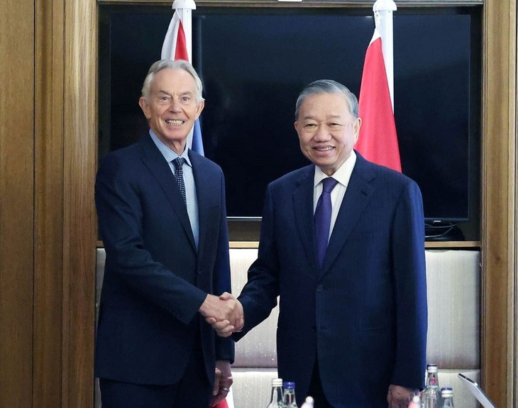Vietnamese Party Chief meets with former British PM Tony Blair, UK Conservative Party's leader - ảnh 1