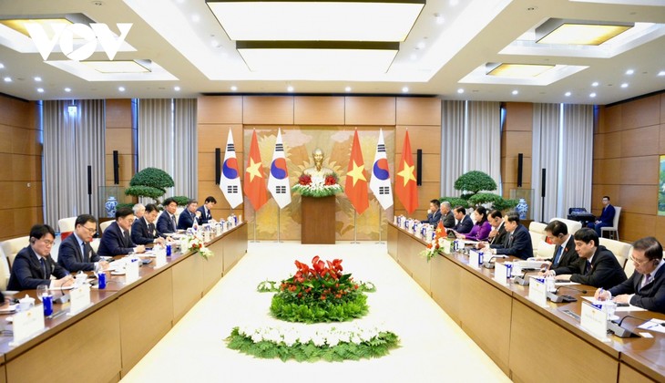 Vietnam, RoK vow stronger legislative, economic ties  - ảnh 2