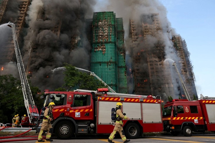 No Vietnamese citizens affected in Hong Kong fire - ảnh 1