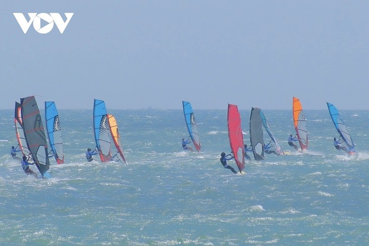 Mui Ne–Ham Tien welcomes winter getaway tourists - ảnh 3