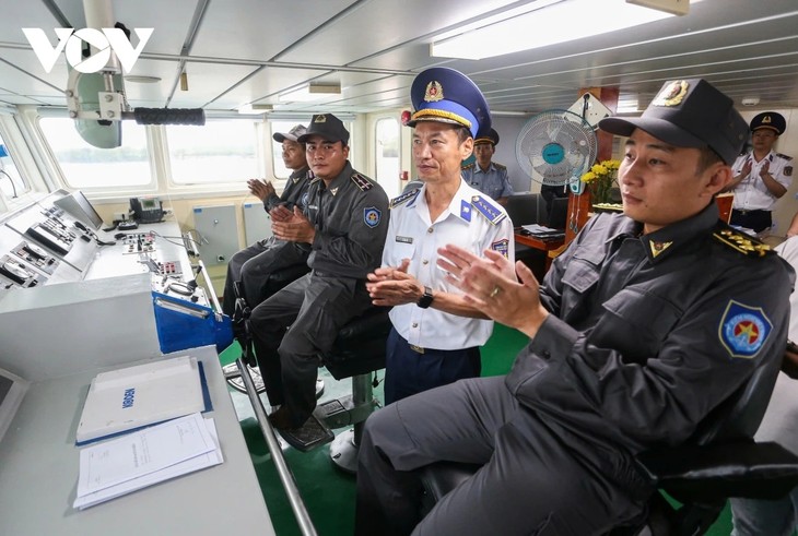 Ballots across the waves: Election Day on Vietnam’s maritime frontier - ảnh 1