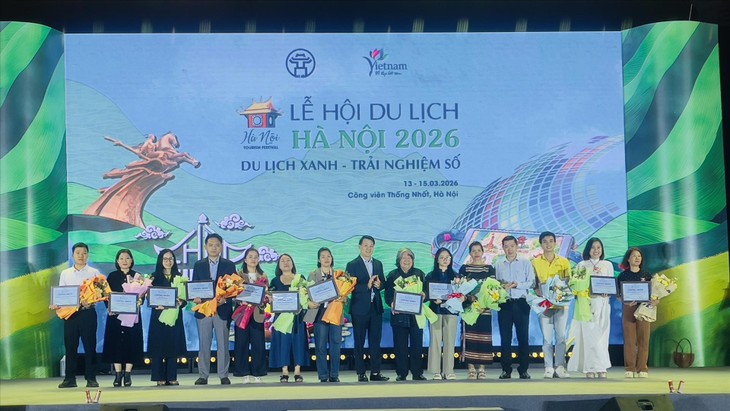 Green tourism, digital experiences promoted at Hanoi Tourism Festival - ảnh 1