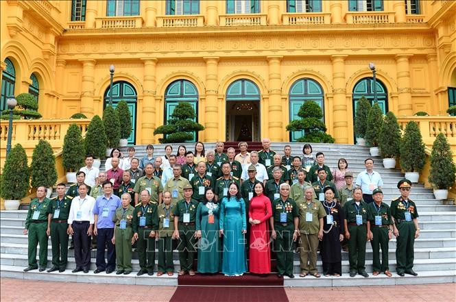 Phó Chủ tịch nước Võ Thị Ánh Xuân tiếp đoàn người có công tỉnh Bắc Kạn - ảnh 1