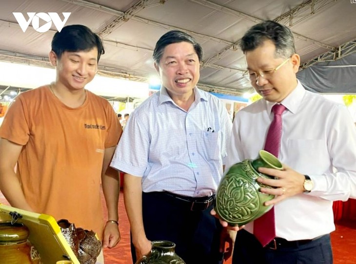 Khai mạc Hội chợ Quốc tế Thương mại- Du lịch và Đầu tư - Hành lang kinh tế Đông Tây 2022 - ảnh 2