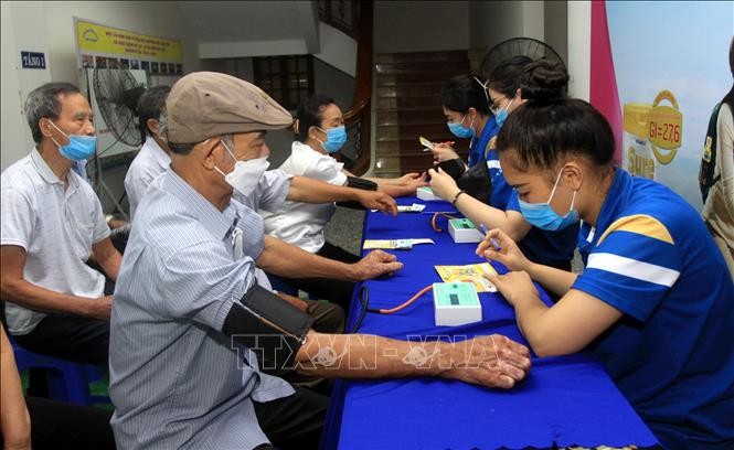 Tháng hành động vì người cao tuổi 1/10: Vận động xã hội chung tay chăm sóc sức khỏe người cao tuổi - ảnh 1