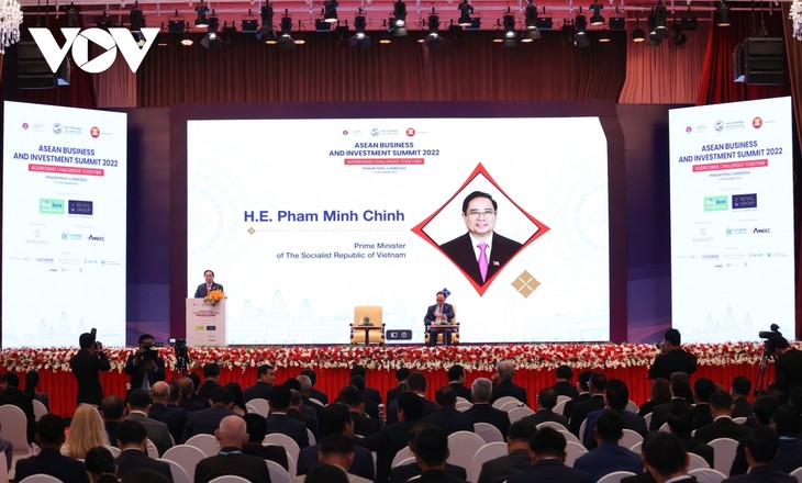  Thủ tướng Phạm Minh Chính phát biểu tại Hội nghị thượng đỉnh kinh doanh và đầu tư ASEAN - ảnh 2