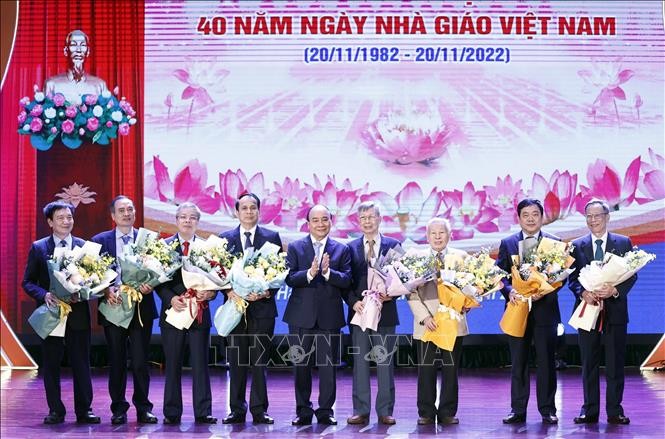 Chủ tịch nước Nguyễn Xuân Phúc: Đại học Kinh tế quốc dân phấn đấu gia nhập trường đại học tốt nhất thế giới - ảnh 2