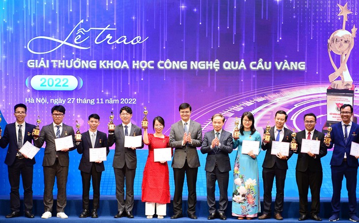 10 cá nhân xuất sắc nhận Giải thưởng Khoa học công nghệ Quả Cầu Vàng - ảnh 1