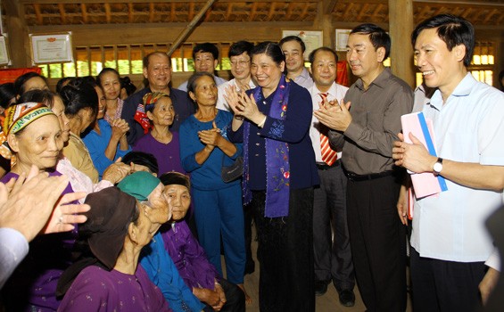 NA Deputy Chairwoman Tong Thi Phong works in Thai Nguyen  - ảnh 1