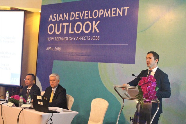 Vietnam's GDP to grow 7.1% in 2018: ADB - ảnh 1