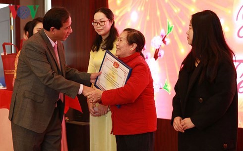 Vietnamese bride promote their mother tounge in Guangxi, China - ảnh 2