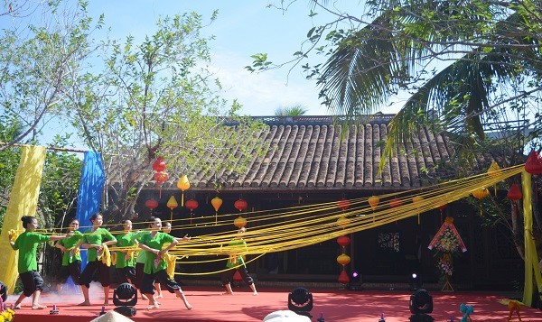 International silk and brocade festival gets underway in Hoi An - ảnh 1