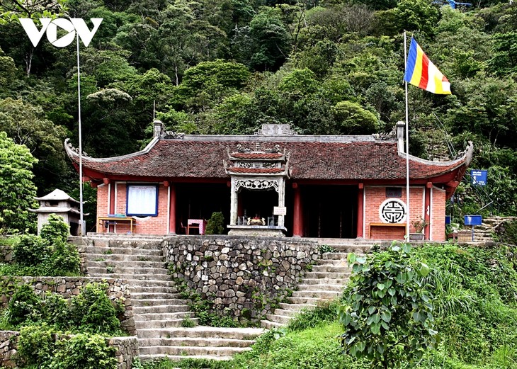 Yen Tu Mountain - a popular autumn travel destination - ảnh 4