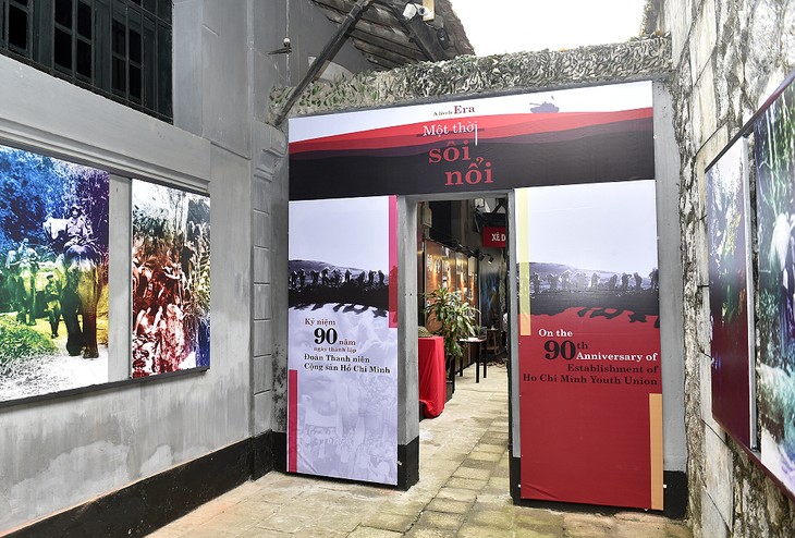 Hanoi’s display features youth’s contributions to national construction and defense - ảnh 1