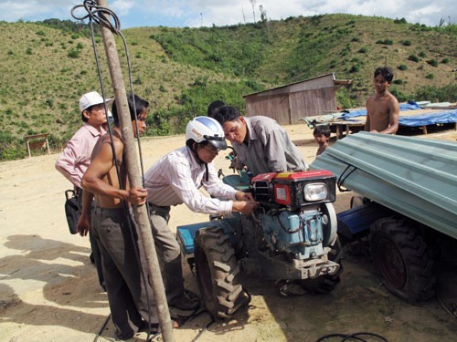 La comuna de Tay Giang construye su nuevo campo - ảnh 2