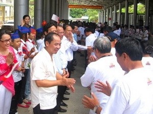 Reencuentro de antiguos alumnos laosianos con sus profesores de Vietnam - ảnh 1