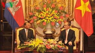 Profundizan relaciones de solidaridad y cooperación Vietnam y Camboya  - ảnh 1